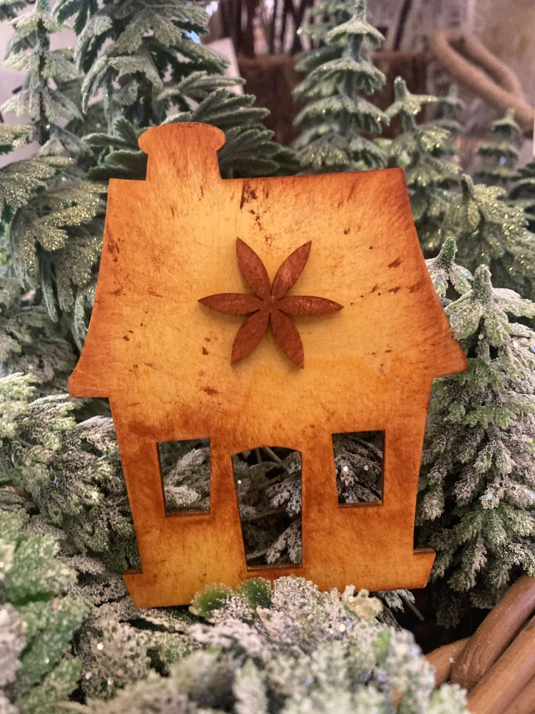Domeček z překližky / 8,2x10 cm