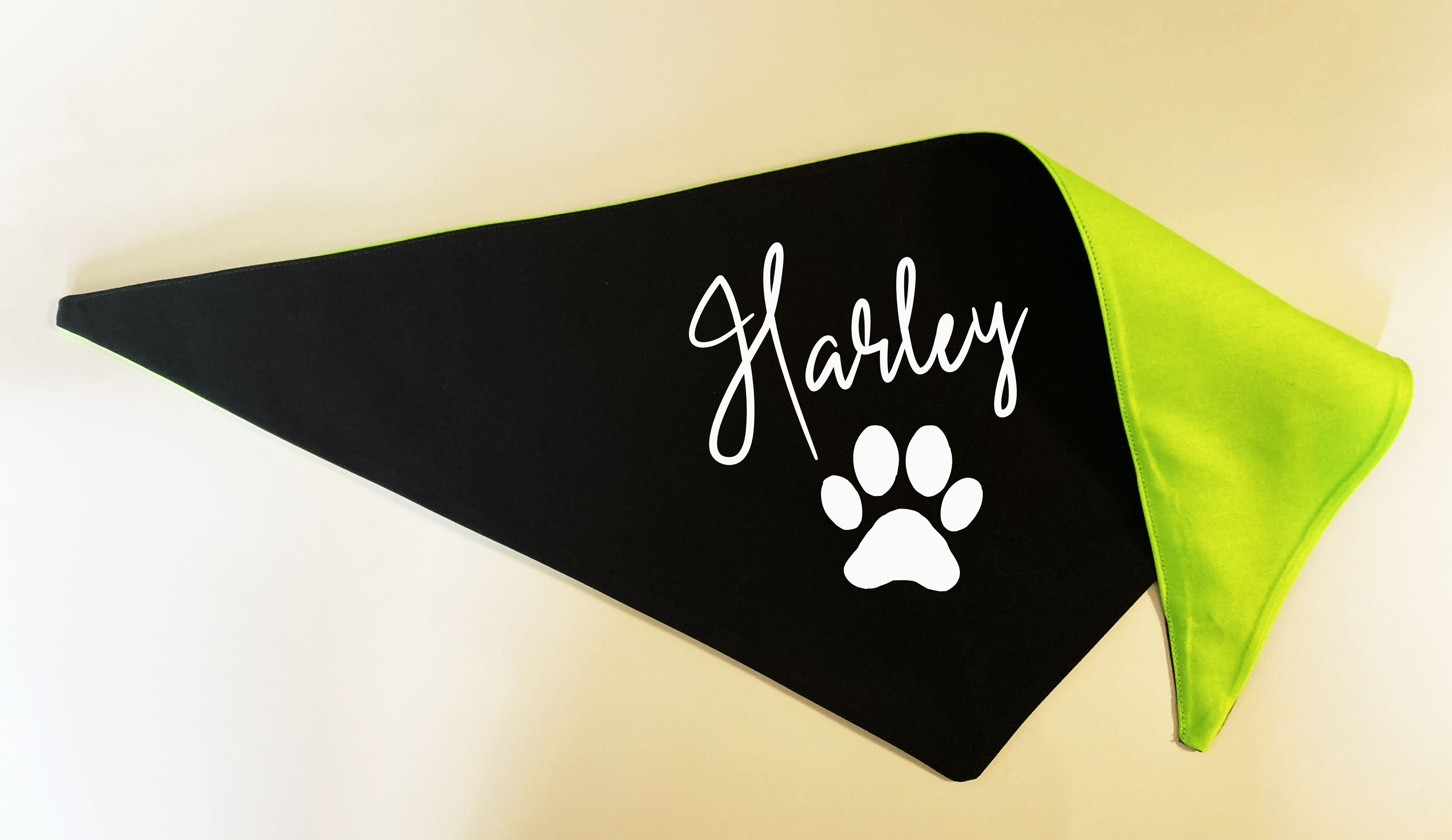Šátek pro psa se jménem, Černo-zelený