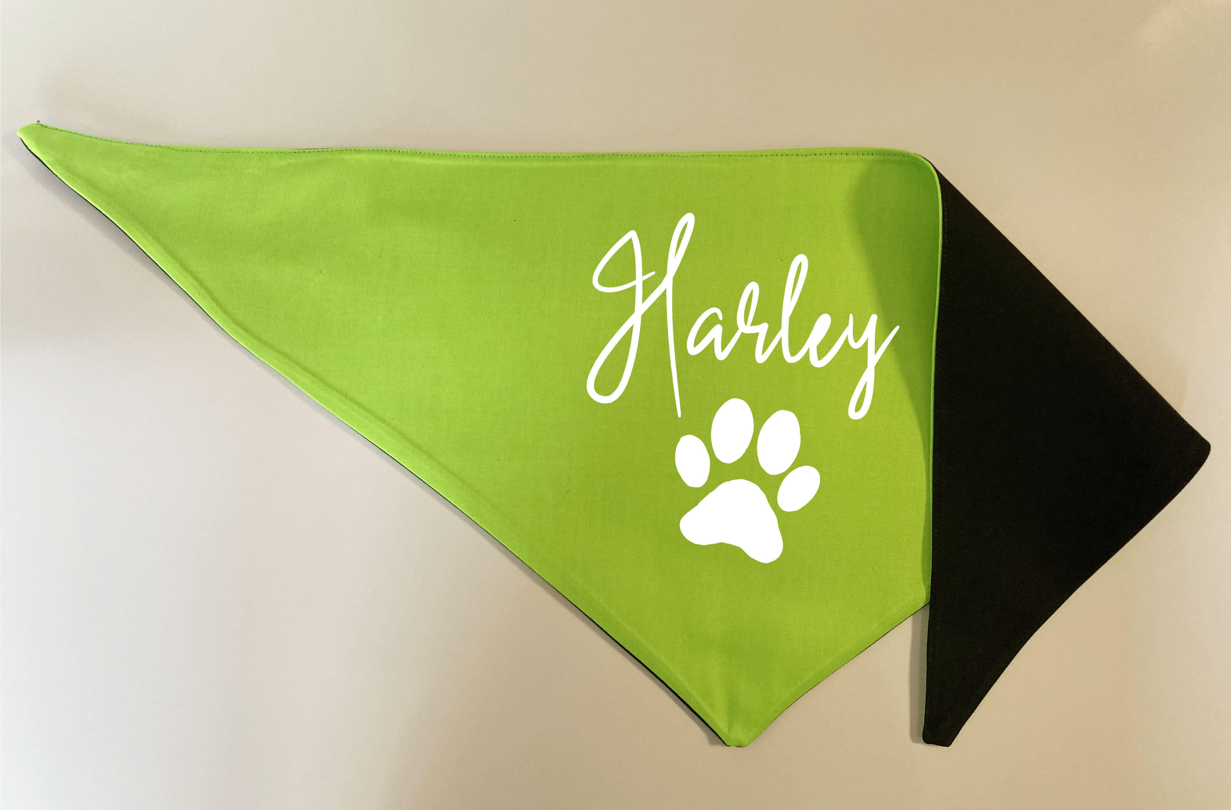 Šátek pro psa se jménem, Černo-zelený